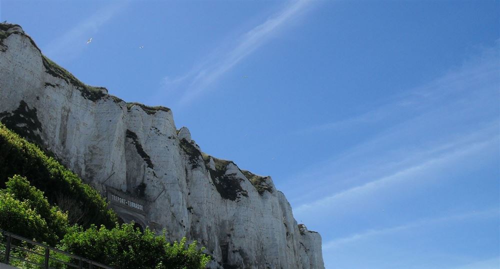 Les falaises avec le funiculaire
