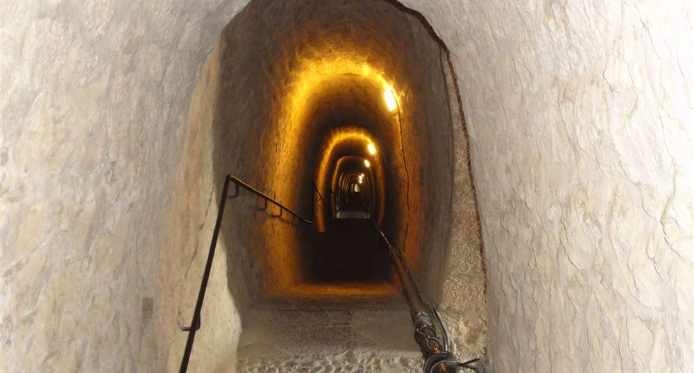 Underground of the "thousand steps".