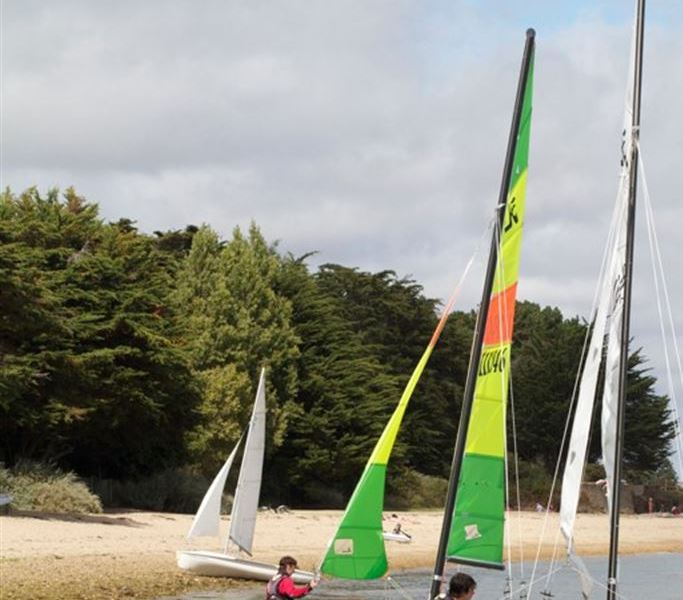 Les Glénans sailing school