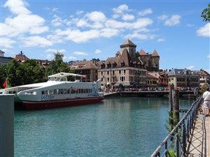 Walk in the old Annecy