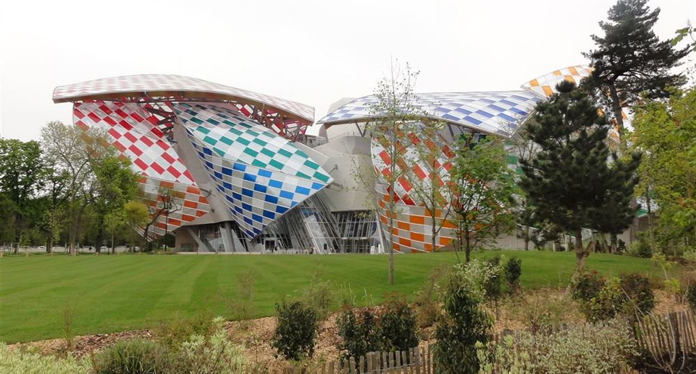 The view of The Louis Vuitton Foundation  