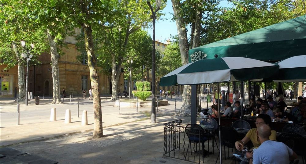 The Cours Mirabeau